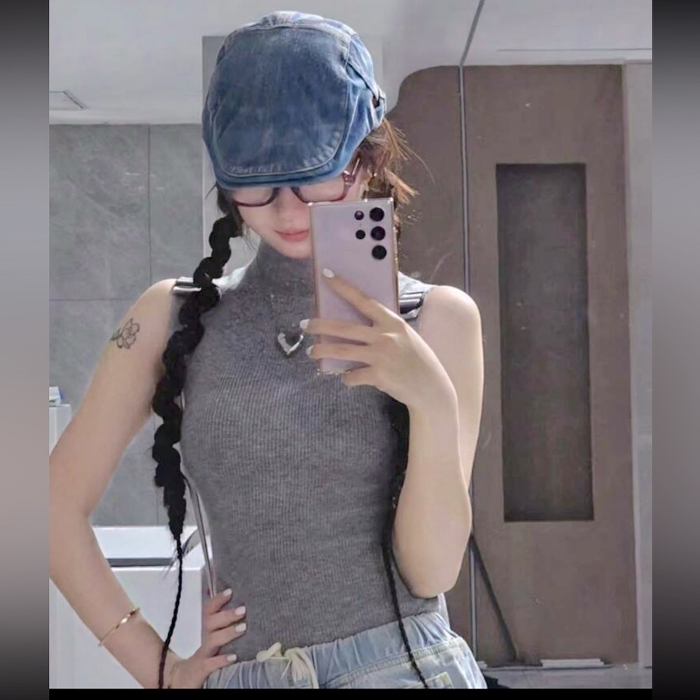 Cable & gauge sleeveless turtleneck top in silver gray size S